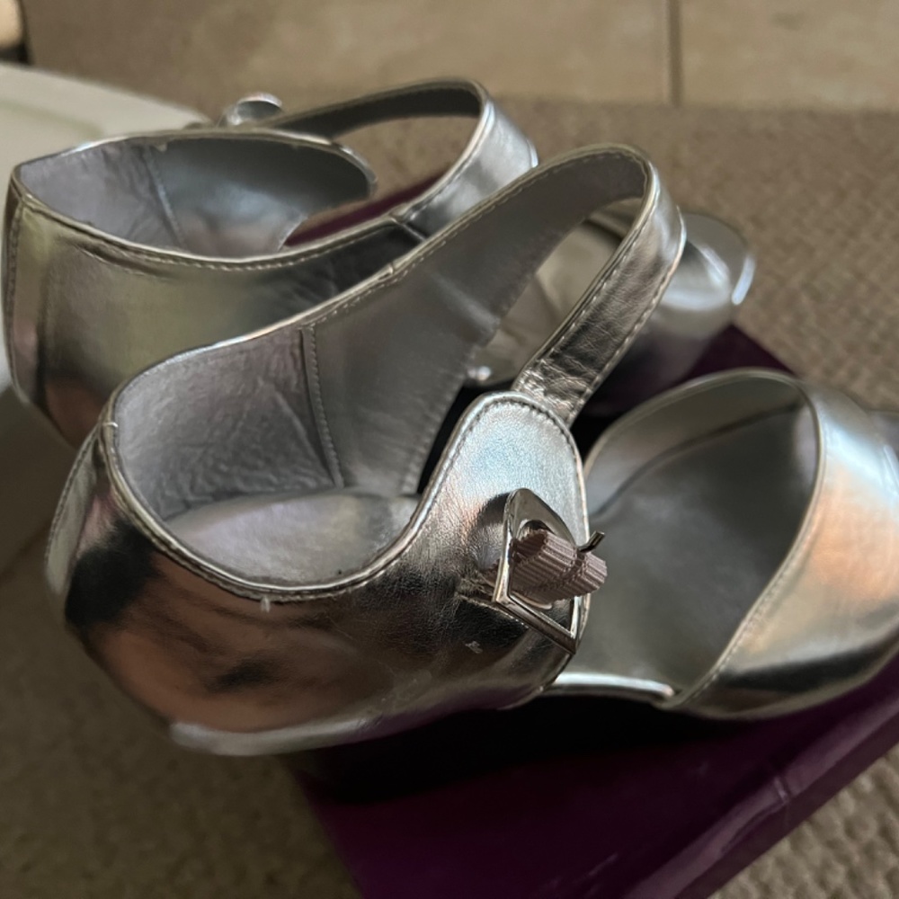 Silver platform sandal - Picture 2 of 5
